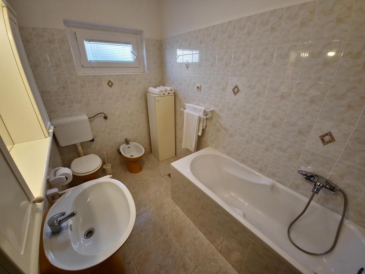 Apartments Cacija Trogir Exterior photo
